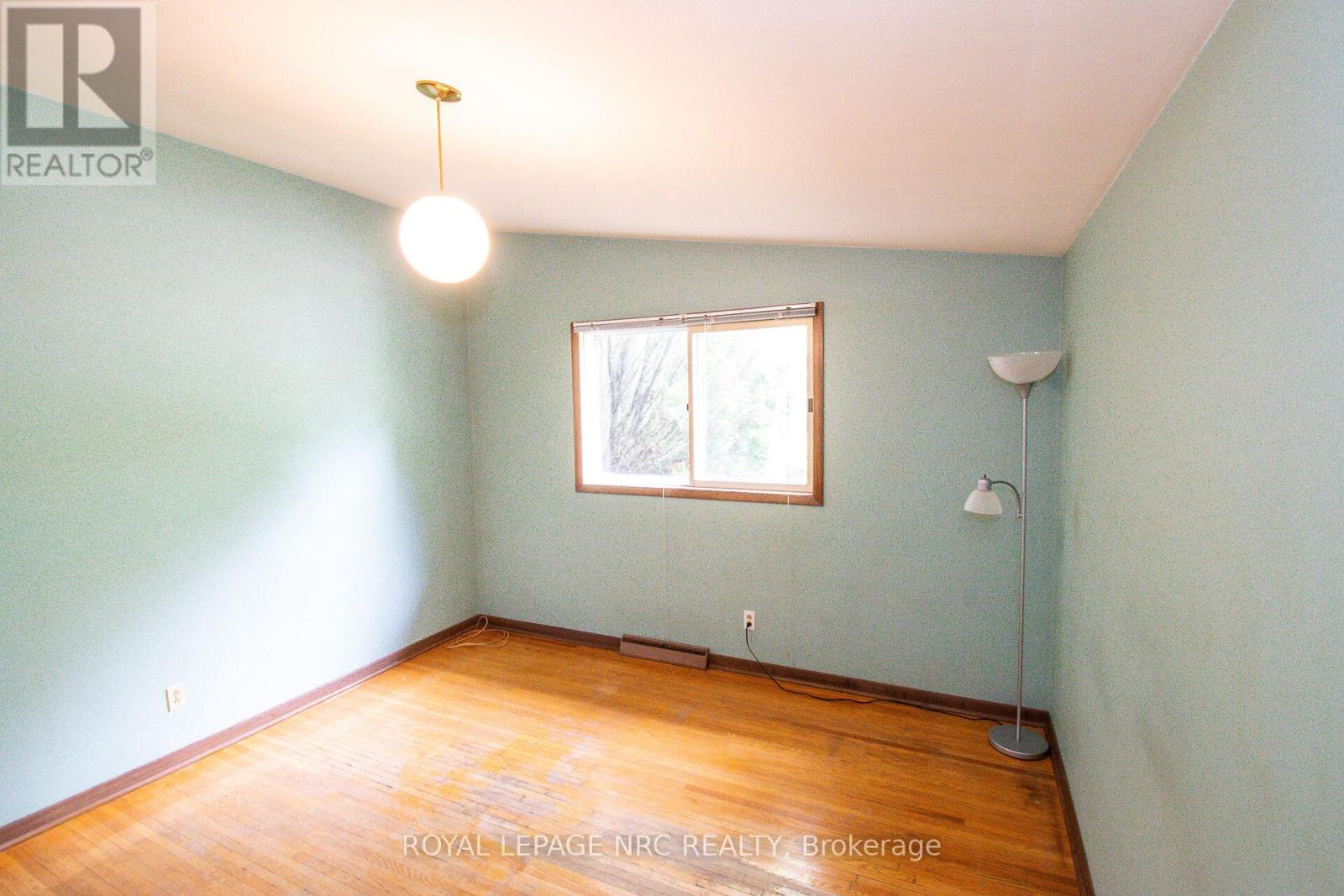 128 Woodside Drive, St. Catharines, Ontario  L2T 1X2 - Photo 24 - X12299495