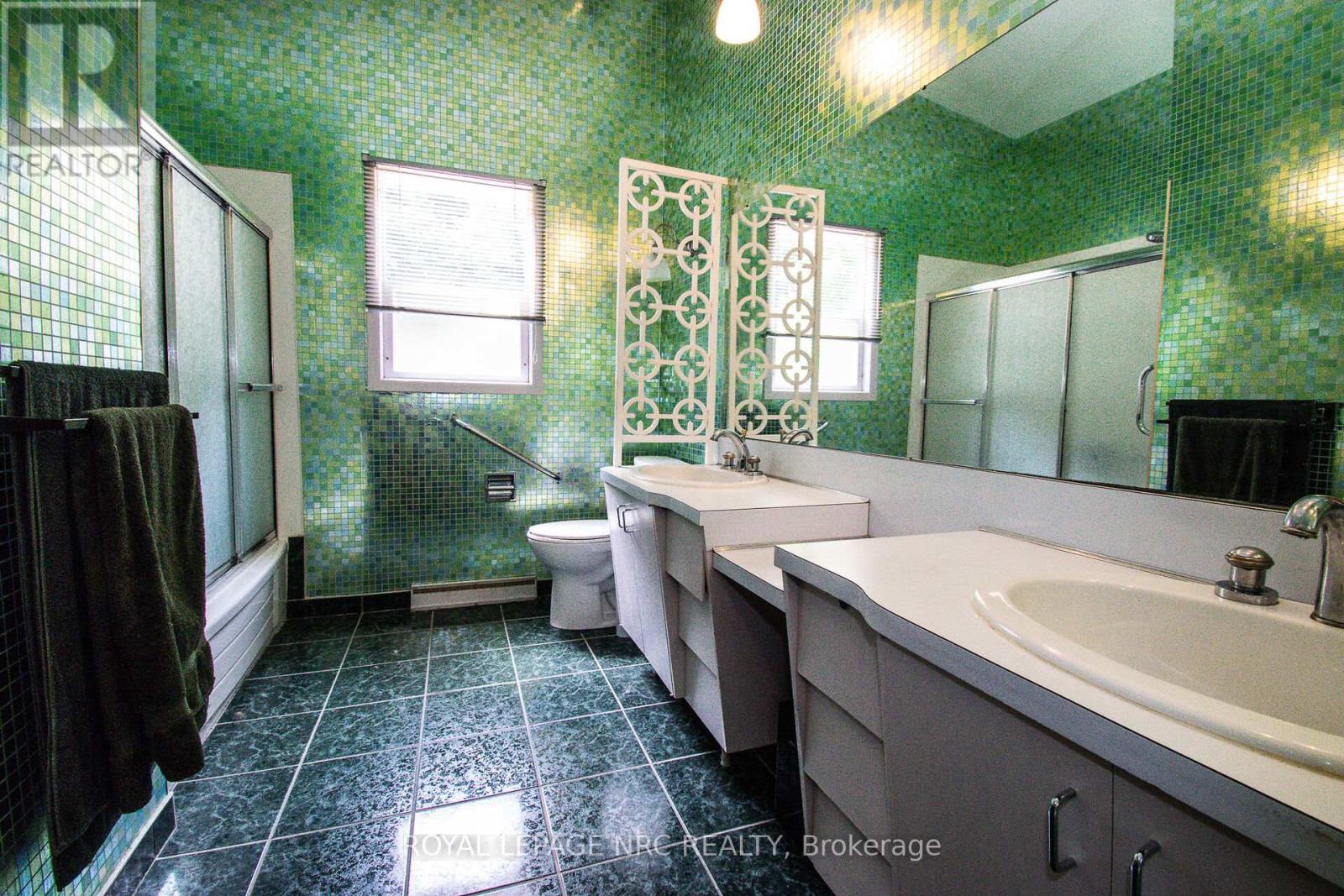 128 Woodside Drive, St. Catharines, Ontario  L2T 1X2 - Photo 26 - X12299495