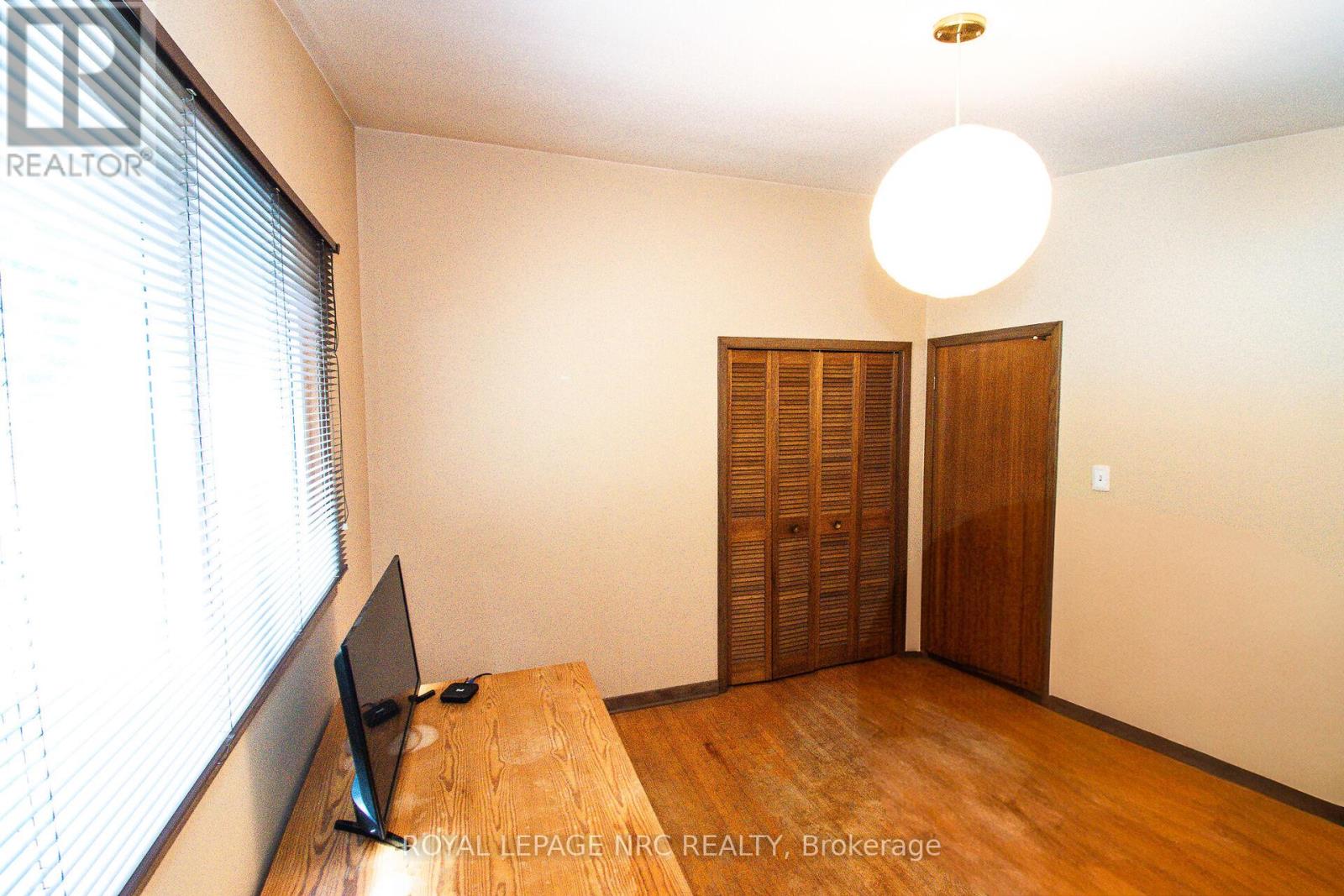 128 Woodside Drive, St. Catharines, Ontario  L2T 1X2 - Photo 34 - X12299495