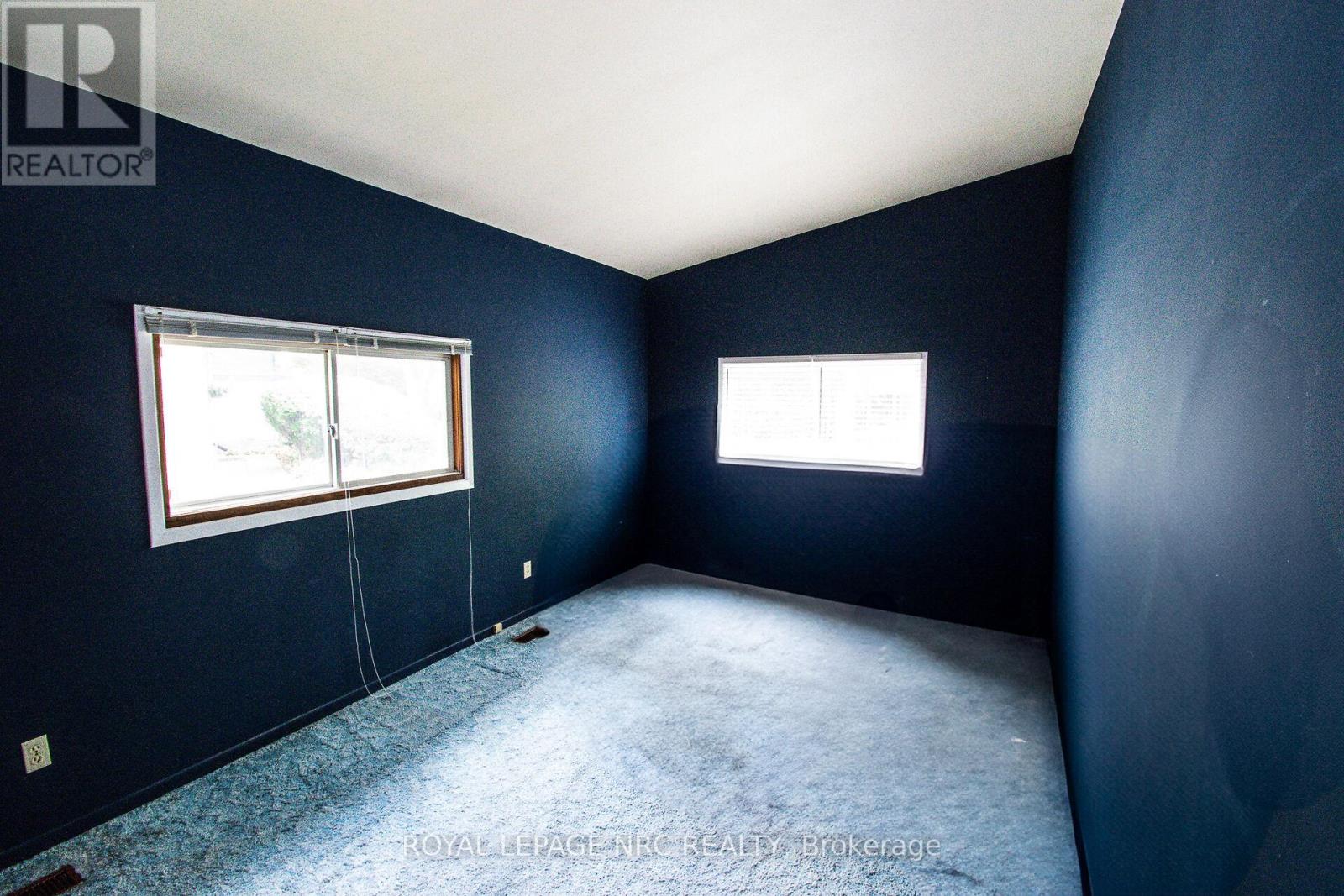 128 Woodside Drive, St. Catharines, Ontario  L2T 1X2 - Photo 36 - X12299495