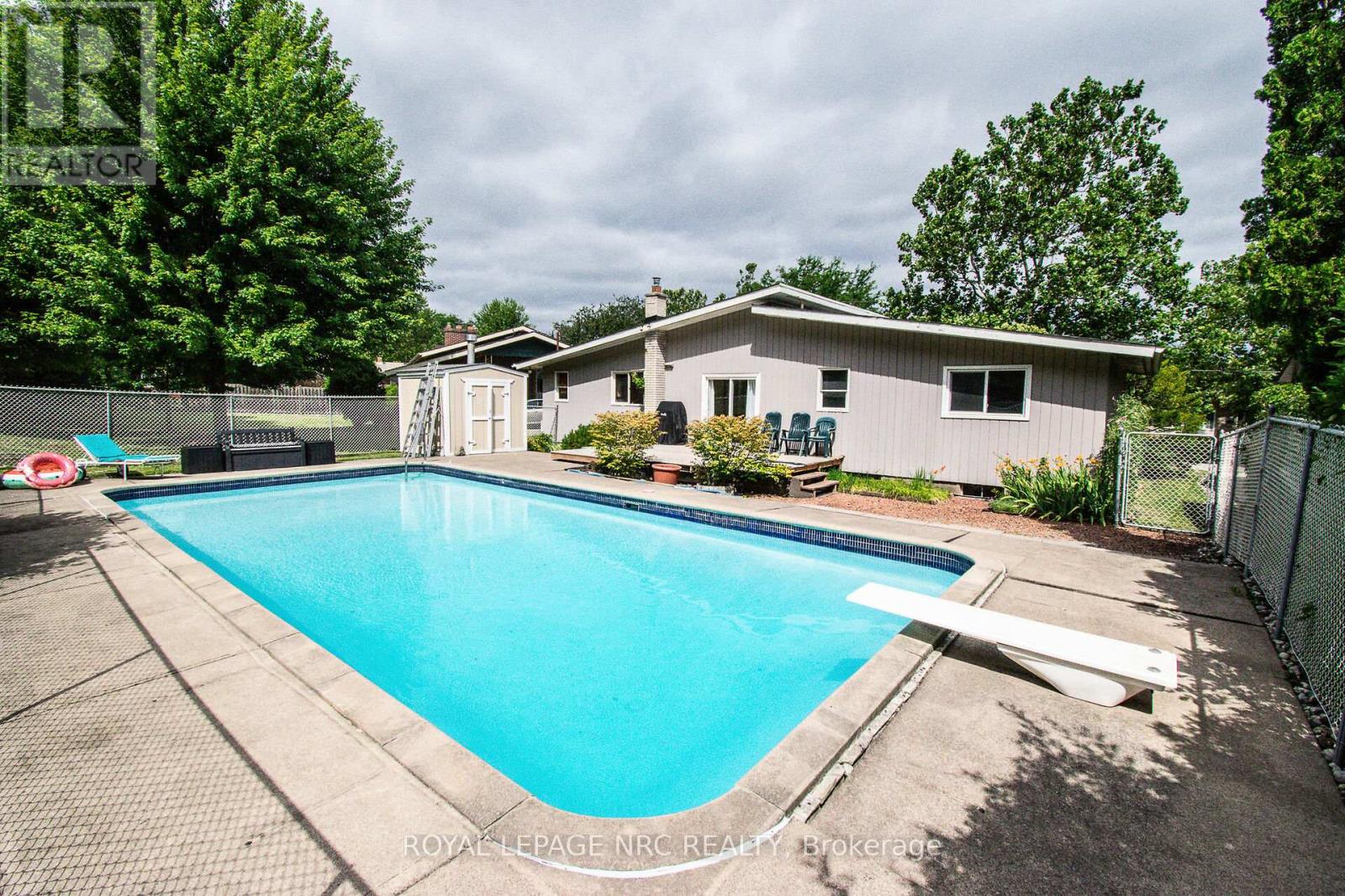 128 Woodside Drive, St. Catharines, Ontario  L2T 1X2 - Photo 39 - X12299495