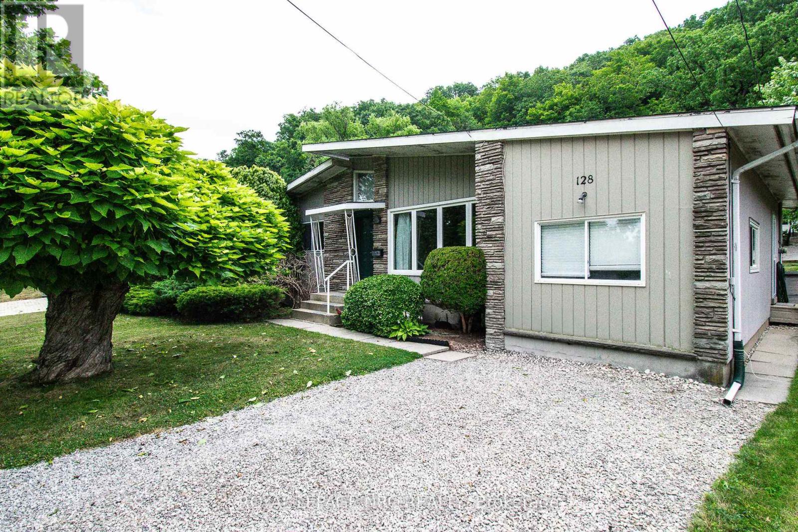 128 Woodside Drive, St. Catharines, Ontario  L2T 1X2 - Photo 4 - X12299495