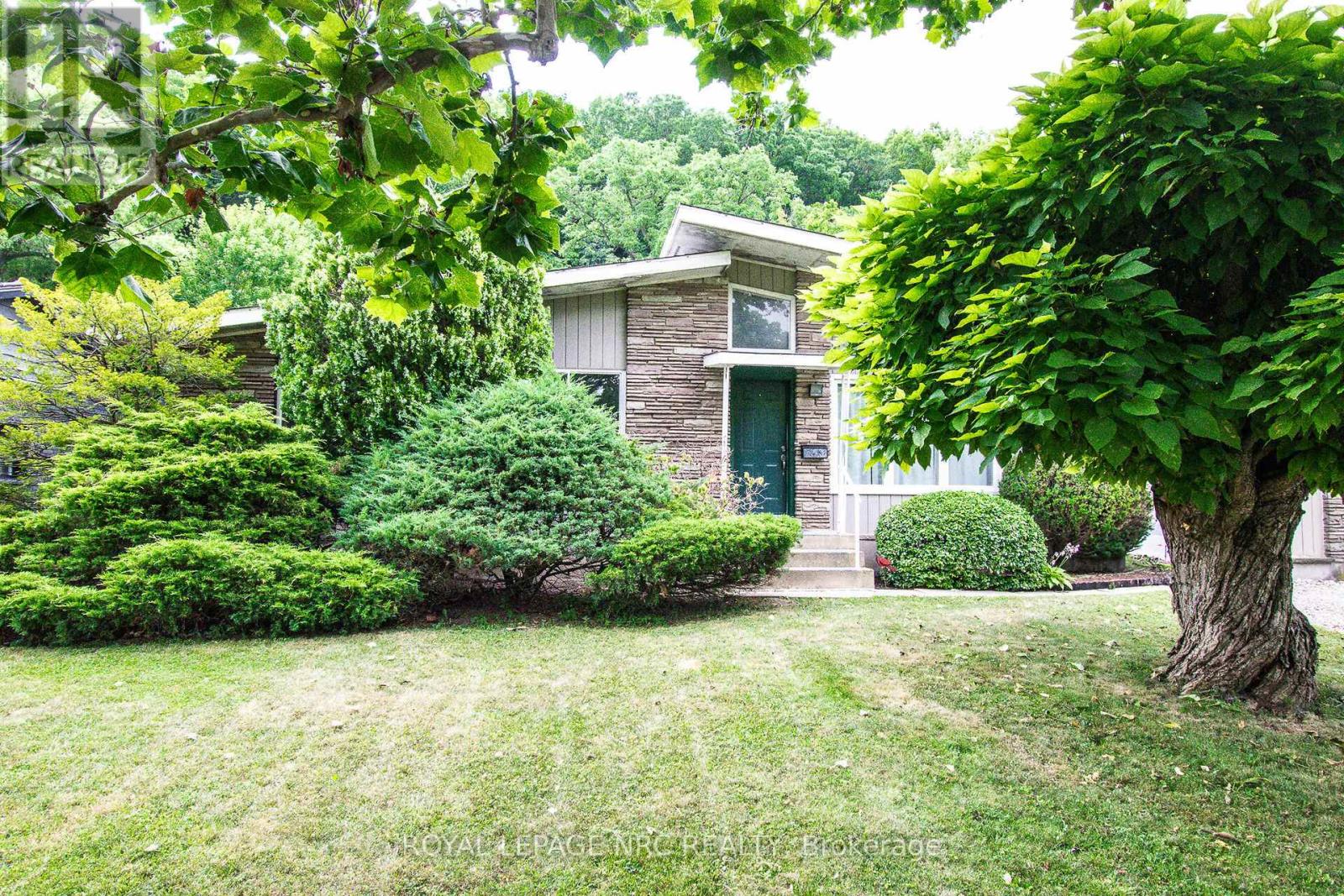 128 Woodside Drive, St. Catharines, Ontario  L2T 1X2 - Photo 5 - X12299495