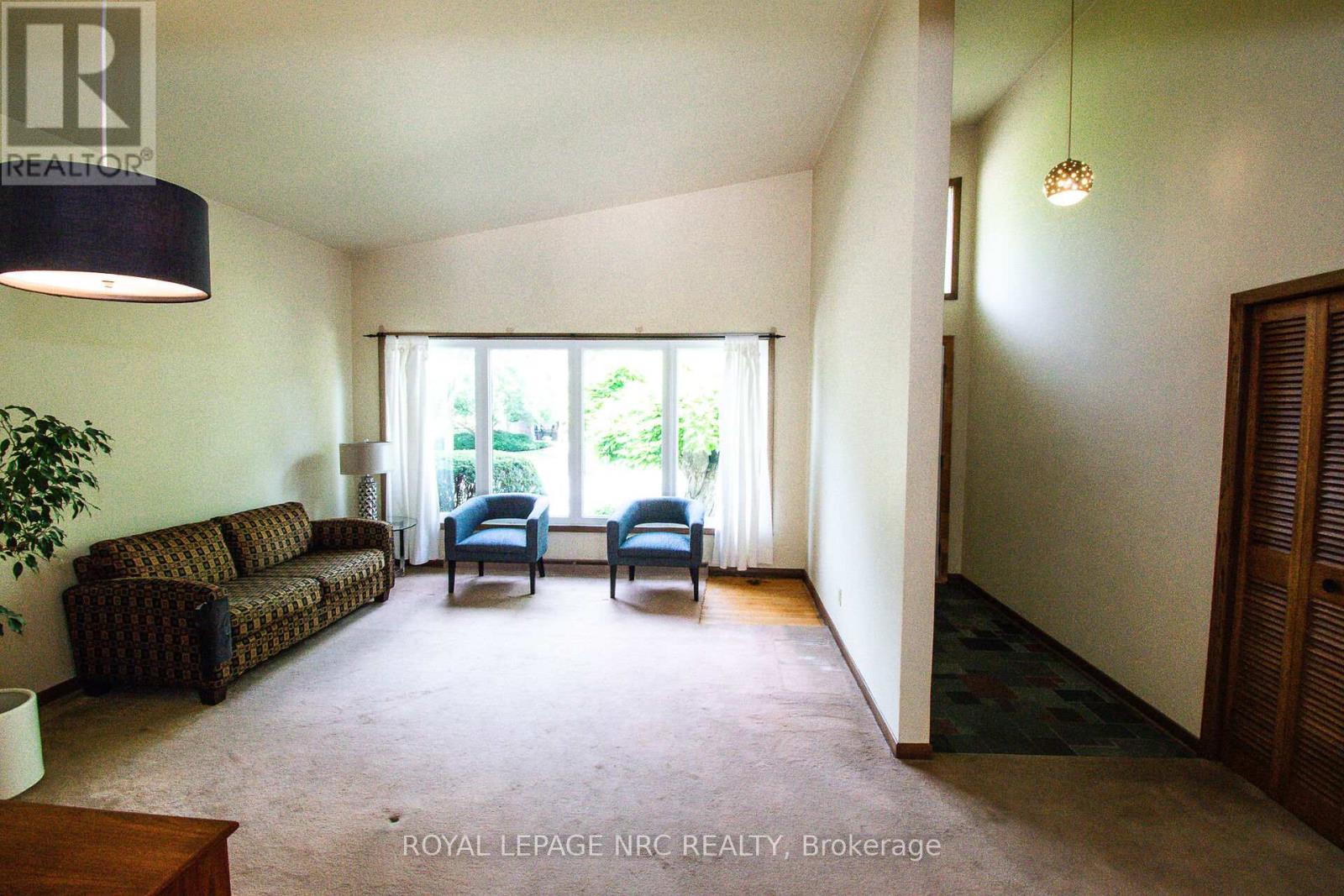 128 Woodside Drive, St. Catharines, Ontario  L2T 1X2 - Photo 9 - X12299495
