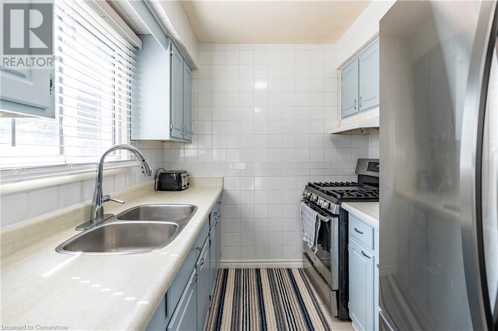 Property at 4 TAMARACK Court image 4