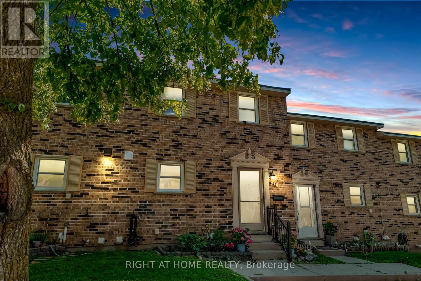 Property at 37 - 175 CEDAR STREET image 1