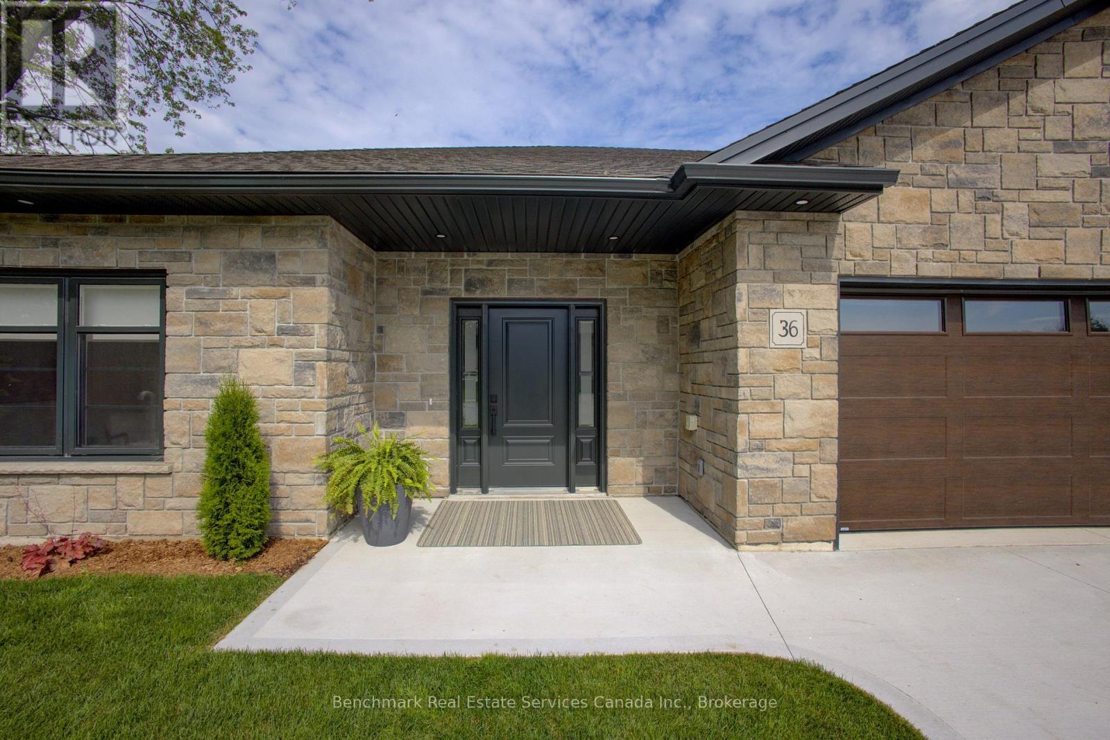 26 - 1182 Queen Street, Kincardine, Ontario  N2Z 1G4 - Photo 4 - X12299467