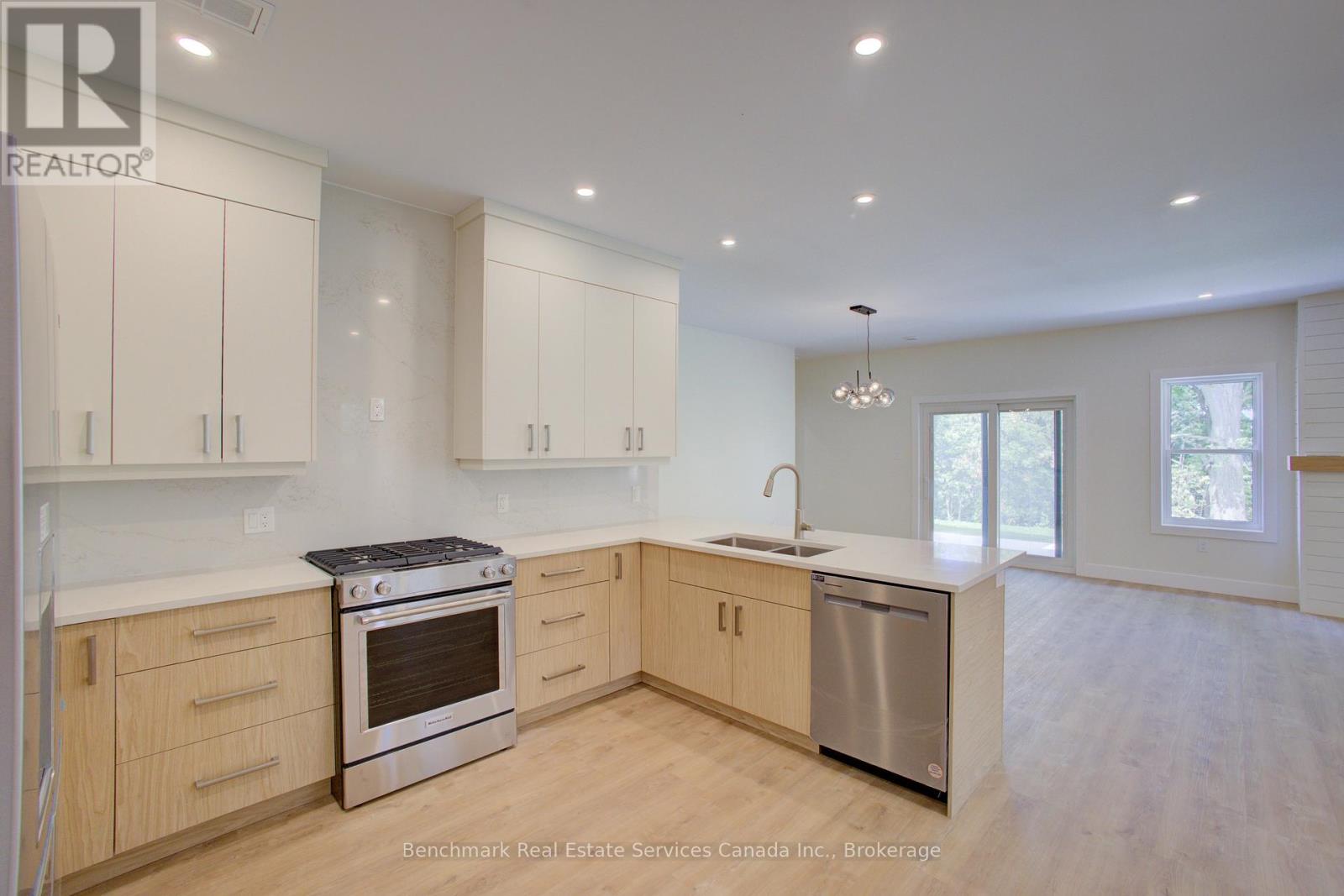 56 - 1182 Queen Street, Kincardine, Ontario  N2Z 1G4 - Photo 11 - X12299477