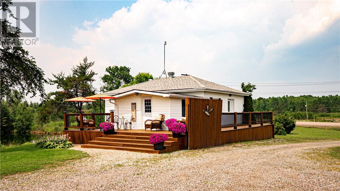 1110 Hwy 17, Wahnapitae, Ontario  P0M 3C0 - Photo 3 - 2123686