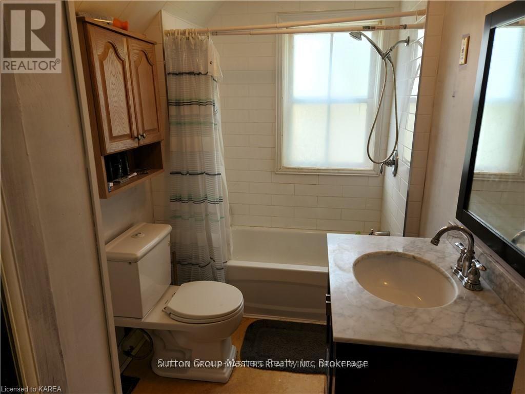 660 Stone Street N, Gananoque, Ontario  K7G 1Z3 - Photo 13 - X12299588