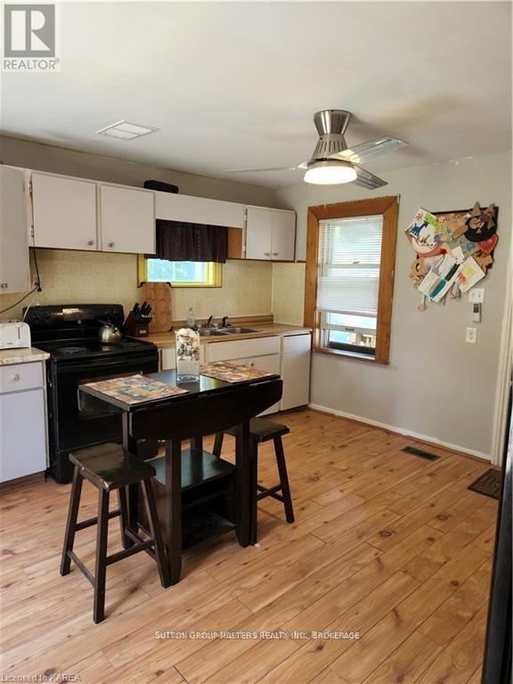 660 Stone Street N, Gananoque, Ontario  K7G 1Z3 - Photo 6 - X12299588
