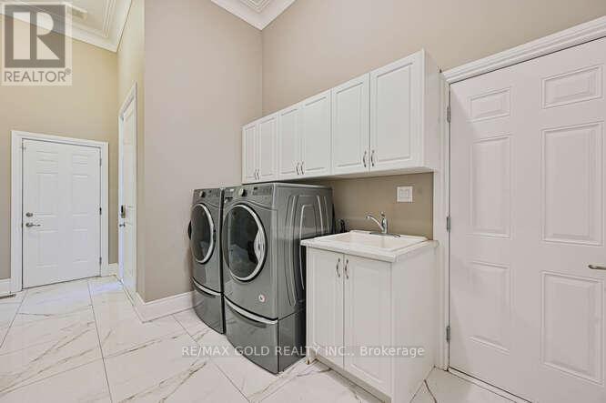 26 Adonis Close, Brampton, Ontario  L6P 4K4 - Photo 17 - W12298710