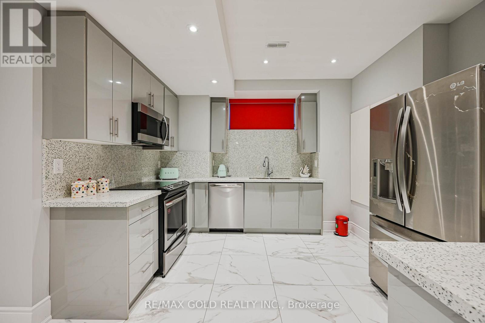 26 Adonis Close, Brampton, Ontario  L6P 4K4 - Photo 42 - W12298710