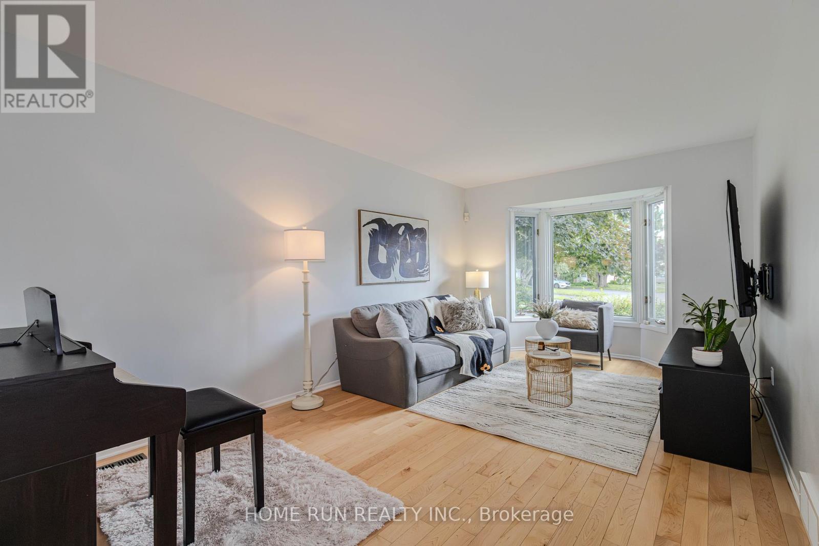 30 Turret Court, Ottawa, Ontario  K2L 2L1 - Photo 6 - X12299578