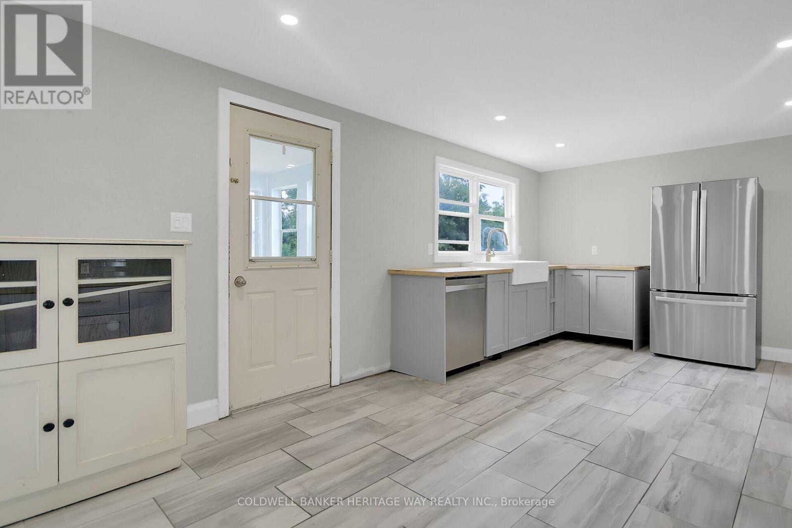 601 Weedmark Road, Montague, Ontario K7A 4S6 - Photo 10 - X12299604