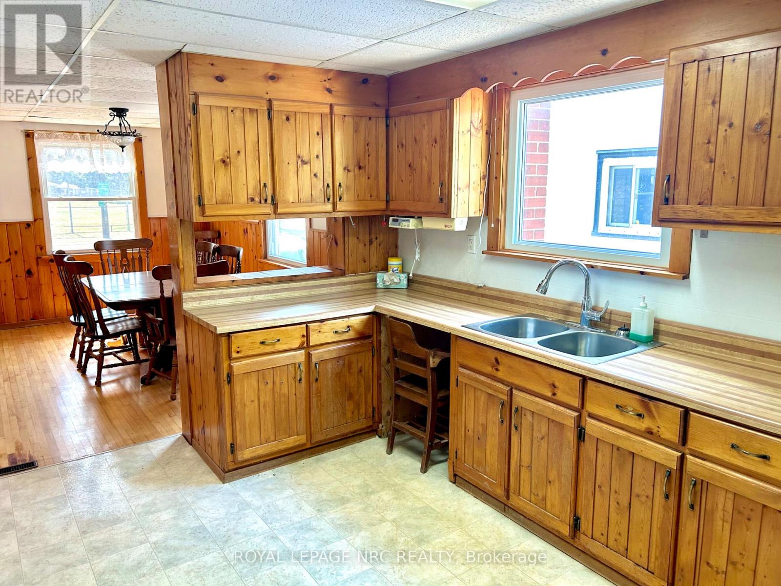 33 Merigold Street, St. Catharines (Western Hill), Ontario  L2S 2N4 - Photo 10 - X12299582