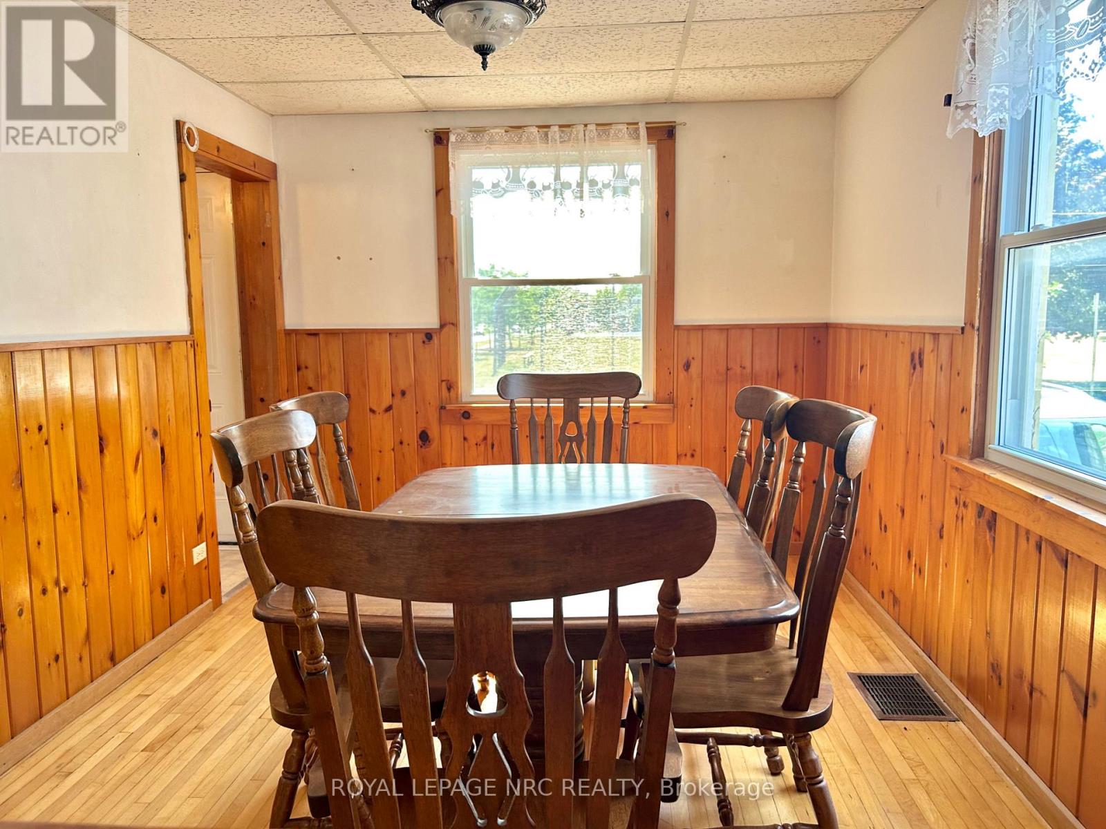 33 Merigold Street, St. Catharines (Western Hill), Ontario  L2S 2N4 - Photo 11 - X12299582