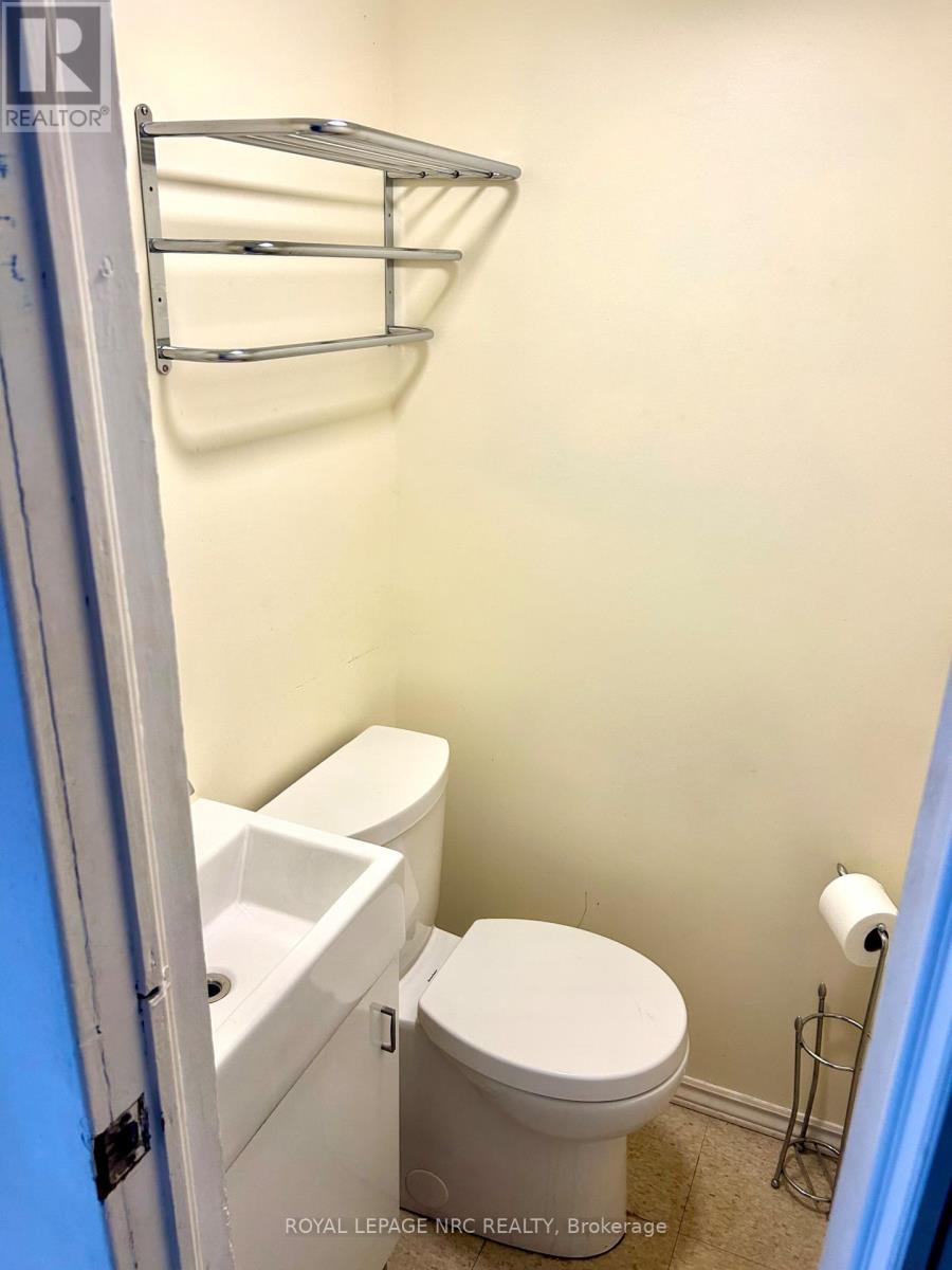 33 Merigold Street, St. Catharines (Western Hill), Ontario  L2S 2N4 - Photo 18 - X12299582