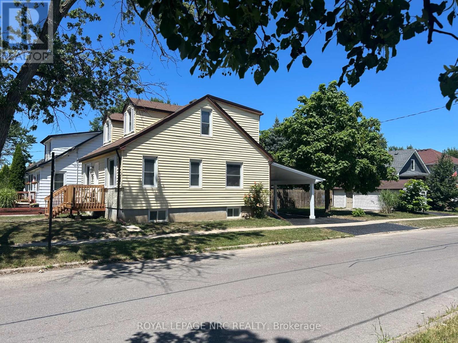 33 Merigold Street, St. Catharines, Ontario  L2S 2N4 - Photo 3 - X12299582