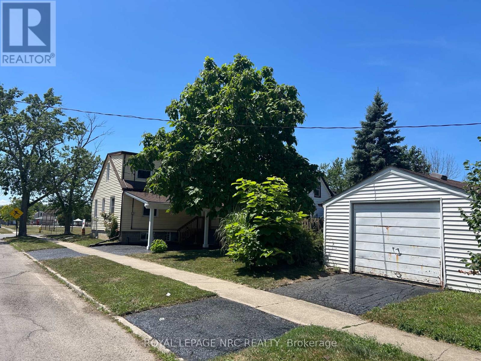 33 Merigold Street, St. Catharines (Western Hill), Ontario  L2S 2N4 - Photo 7 - X12299582