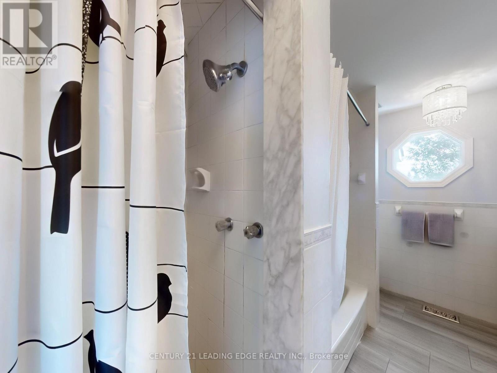362 Victoria Road, Georgina, Ontario  L0E 1N0 - Photo 14 - N12299367