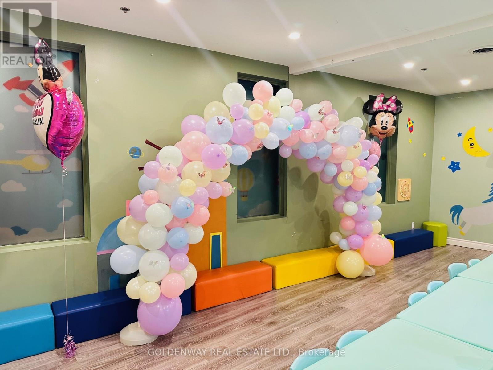 #4 - 171 Marycroft Avenue, Vaughan, Ontario  L4L 5Y3 - Photo 5 - N12299386
