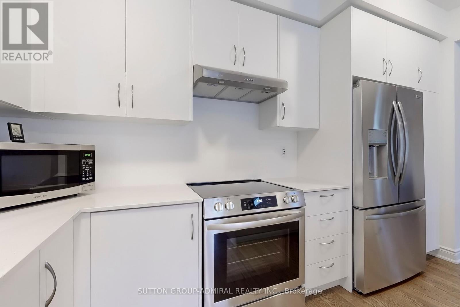 5 Culbert Road, Bradford West Gwillimbury, Ontario  L3Z 4P3 - Photo 7 - N12299513