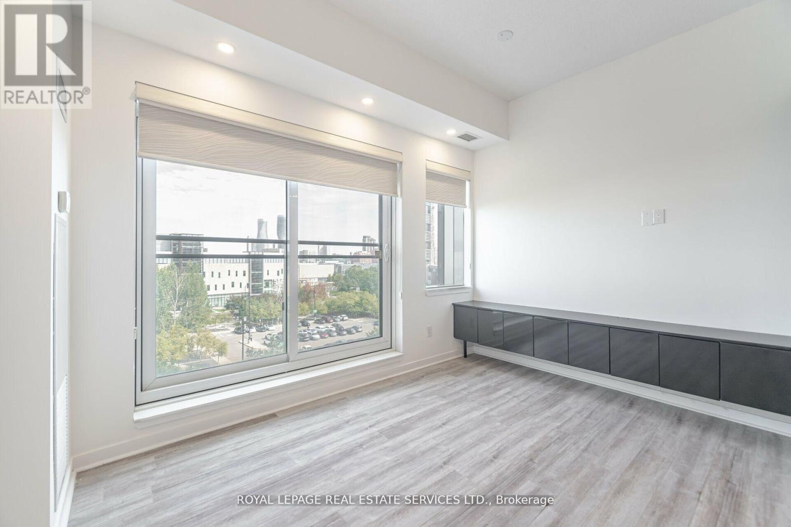 602 - 360 Square One Drive, Mississauga, Ontario  L5B 0E6 - Photo 15 - W12299450