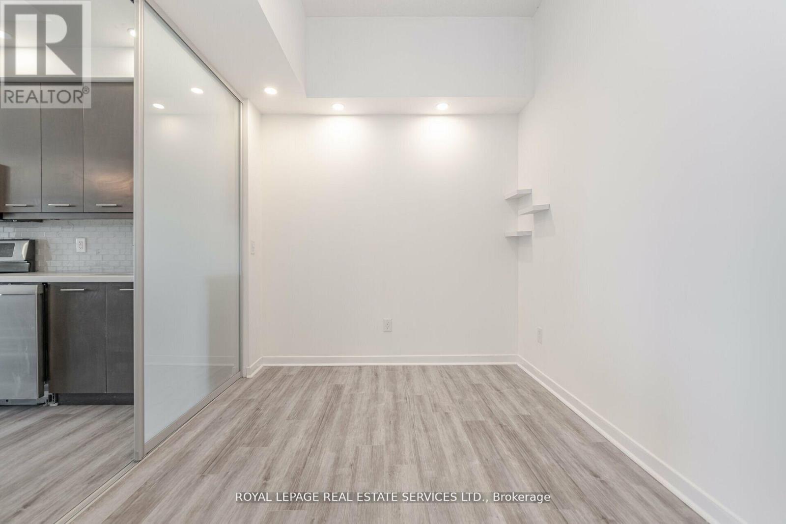 602 - 360 Square One Drive, Mississauga, Ontario  L5B 0E6 - Photo 24 - W12299450