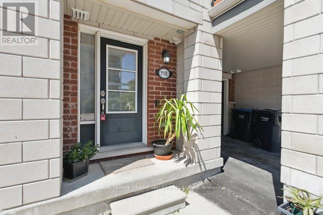 Property at 118 BAYCLIFFE CRESCENT image 2