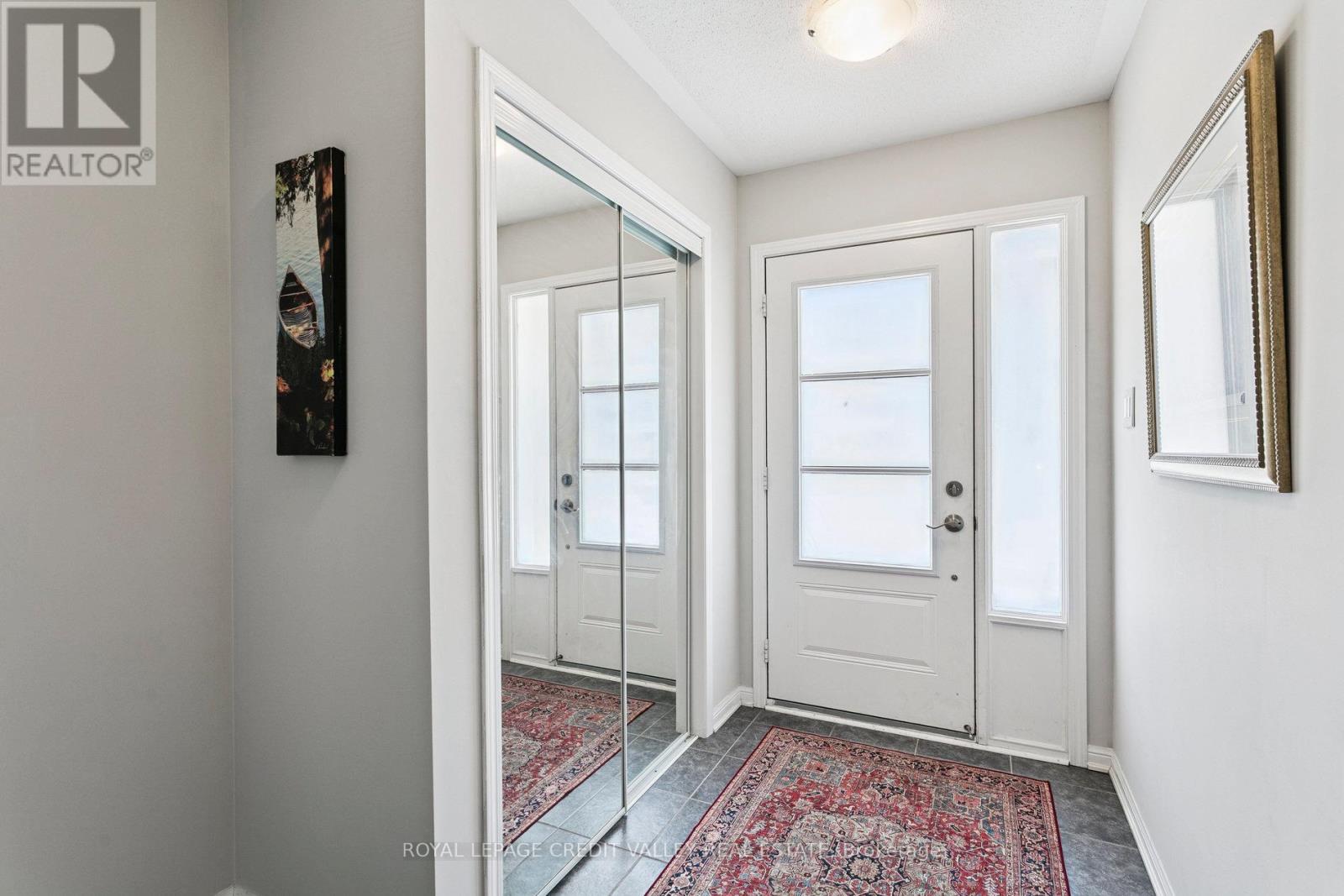 Property at 118 BAYCLIFFE CRESCENT image 3