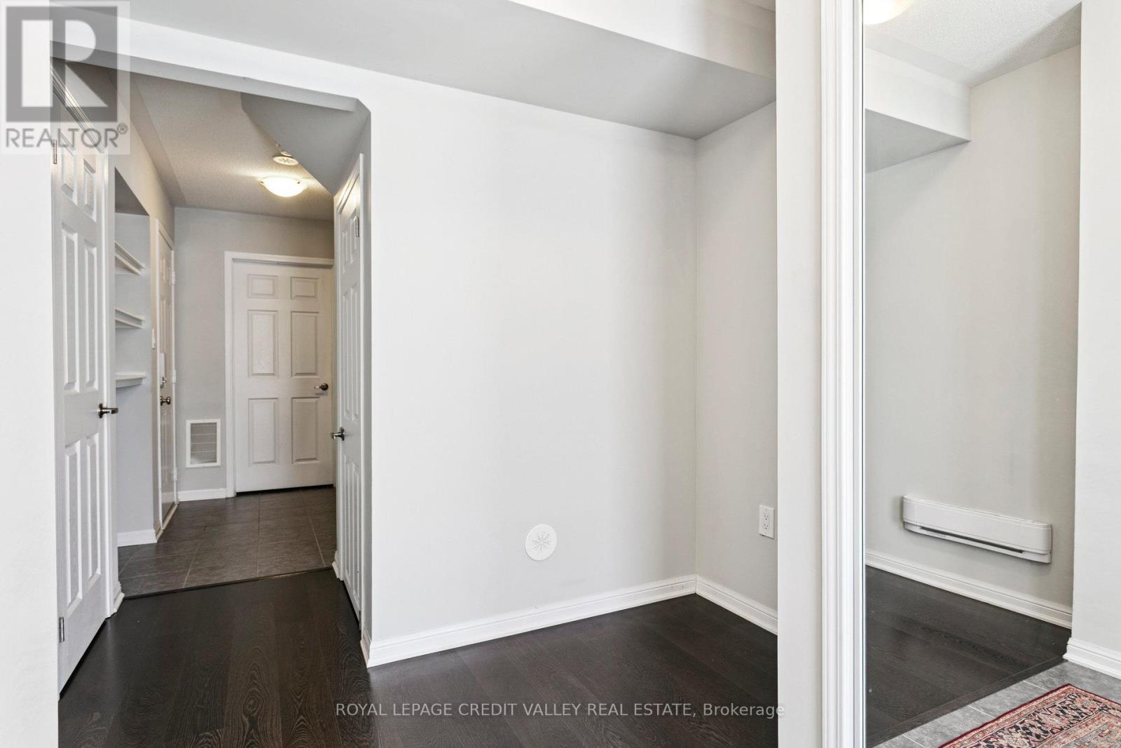 Property at 118 BAYCLIFFE CRESCENT image 4