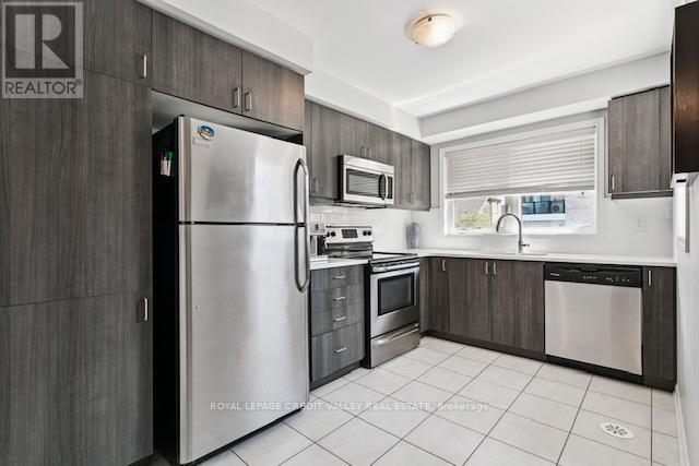 118 Baycliffe Crescent, Brampton, Ontario  L7A 3Z4 - Photo 7 - W12299501