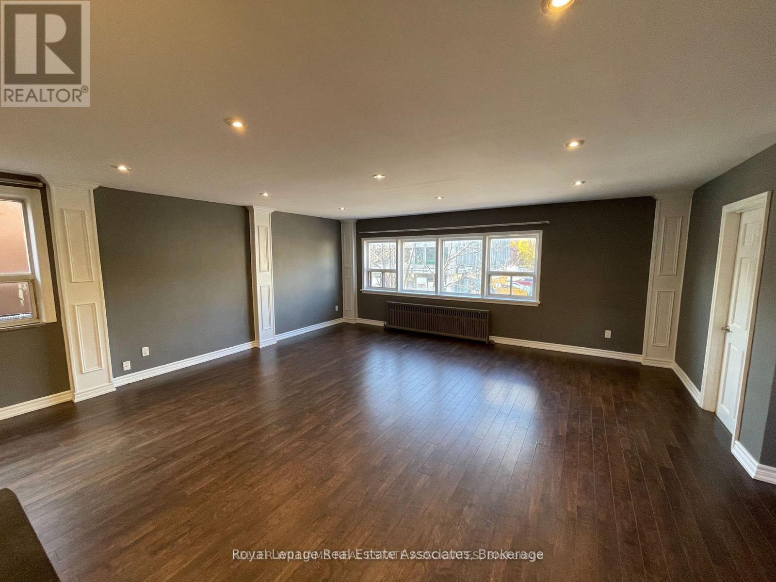 233 Lakeshore Road E, Mississauga, Ontario  L5G 1G8 - Photo 11 - W12299503