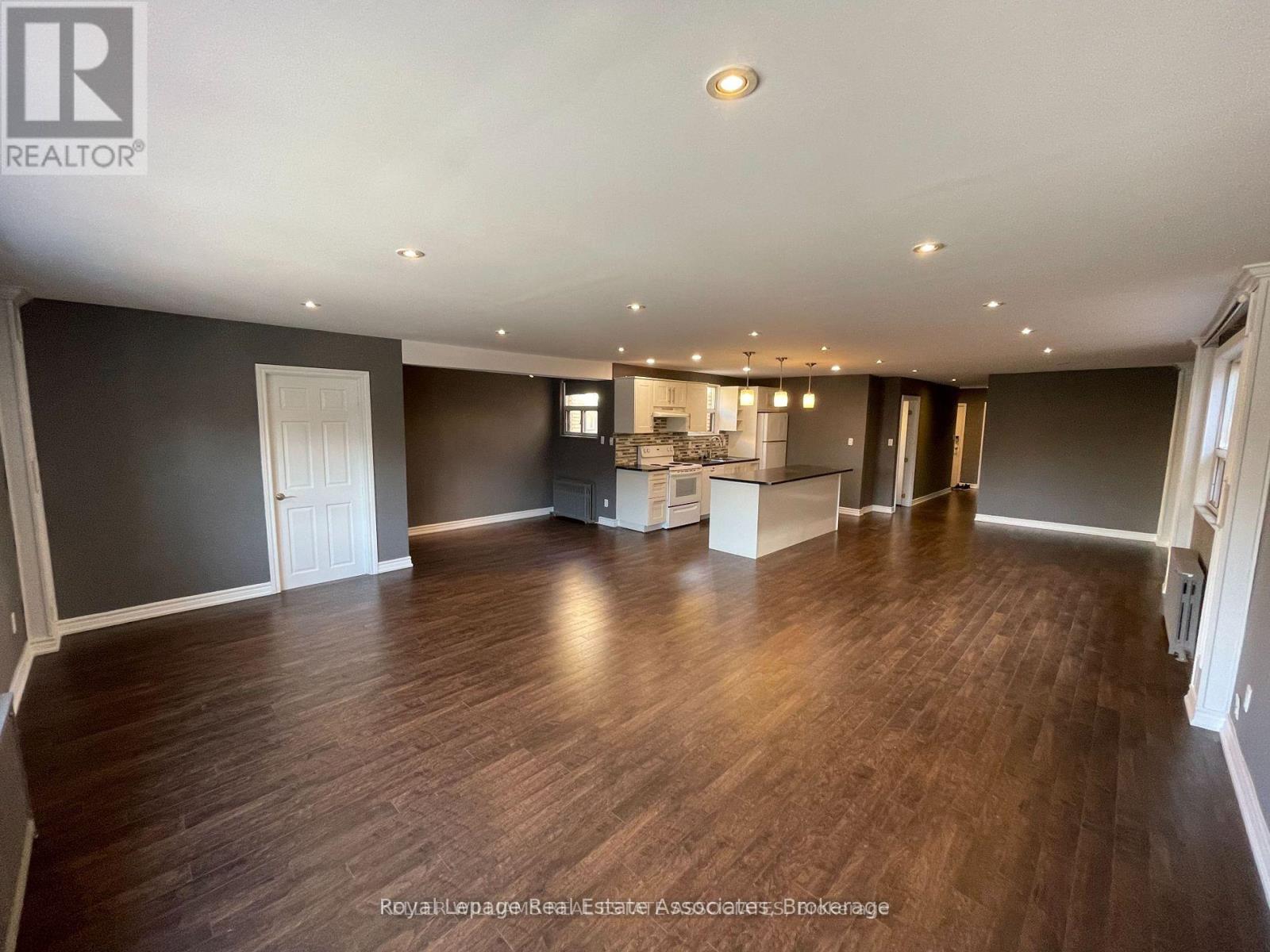 233 Lakeshore Road E, Mississauga, Ontario  L5G 1G8 - Photo 12 - W12299503