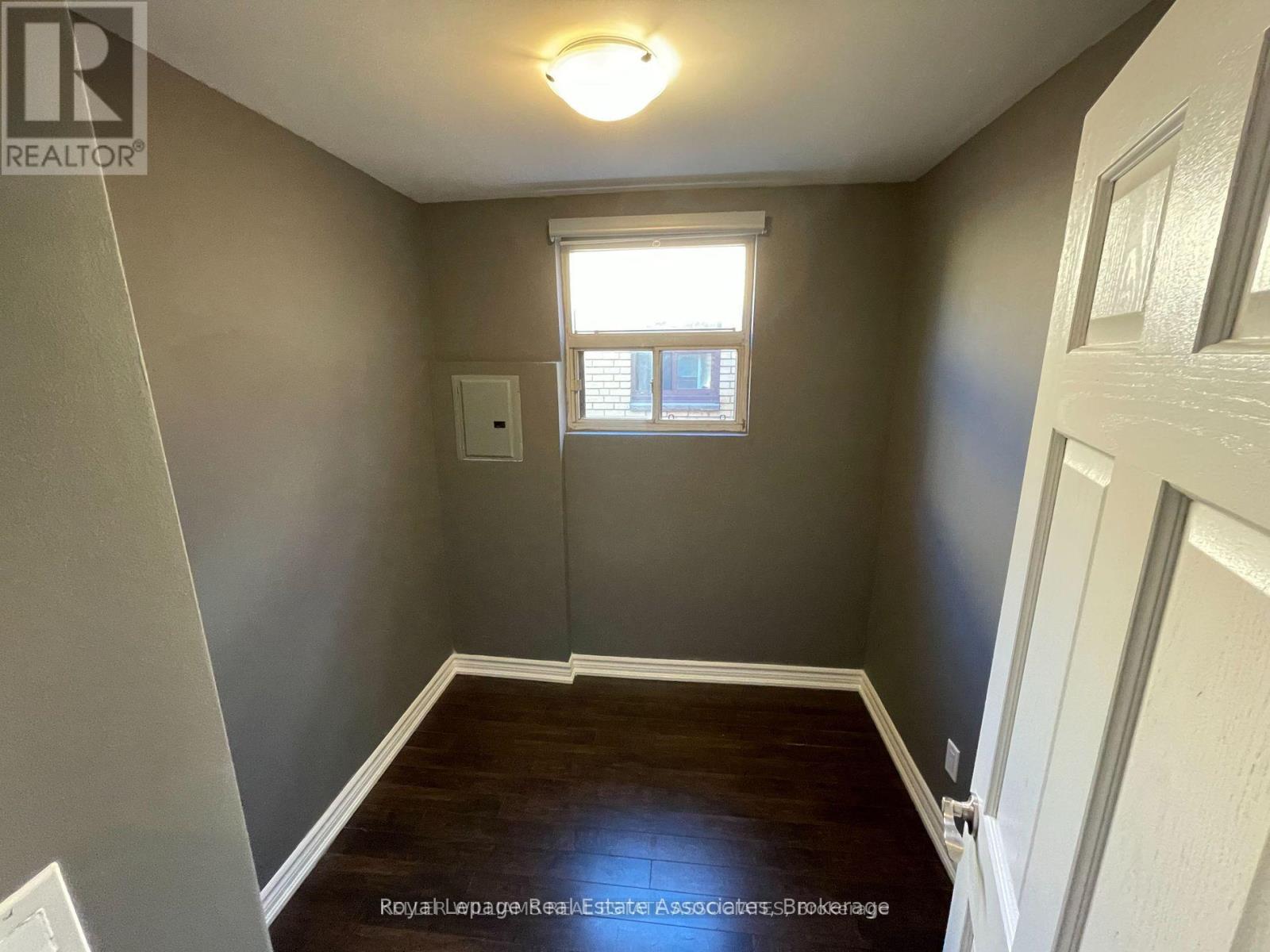 233 Lakeshore Road E, Mississauga, Ontario  L5G 1G8 - Photo 21 - W12299503