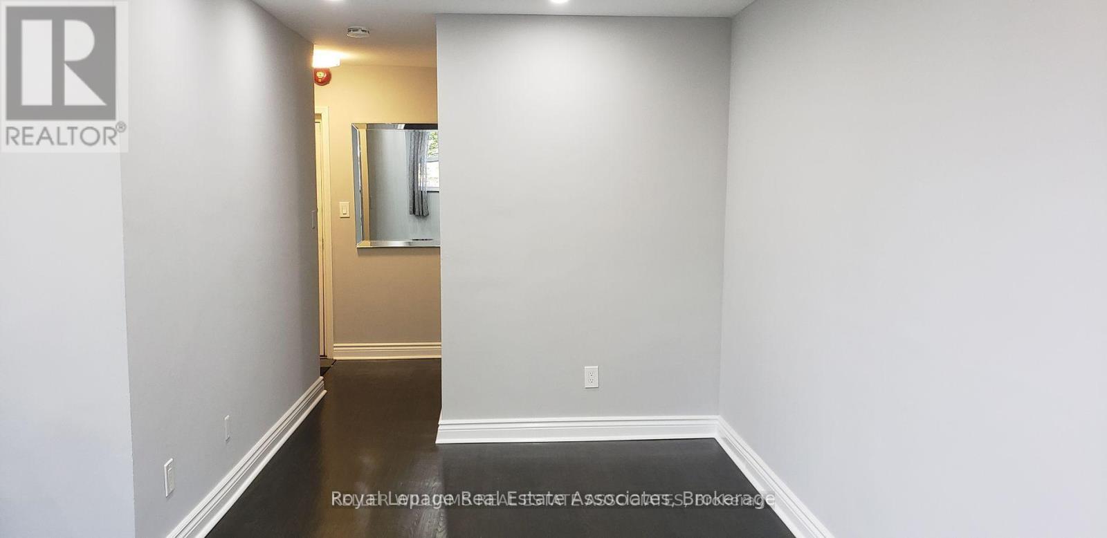 233 Lakeshore Road E, Mississauga, Ontario  L5G 1G8 - Photo 28 - W12299503