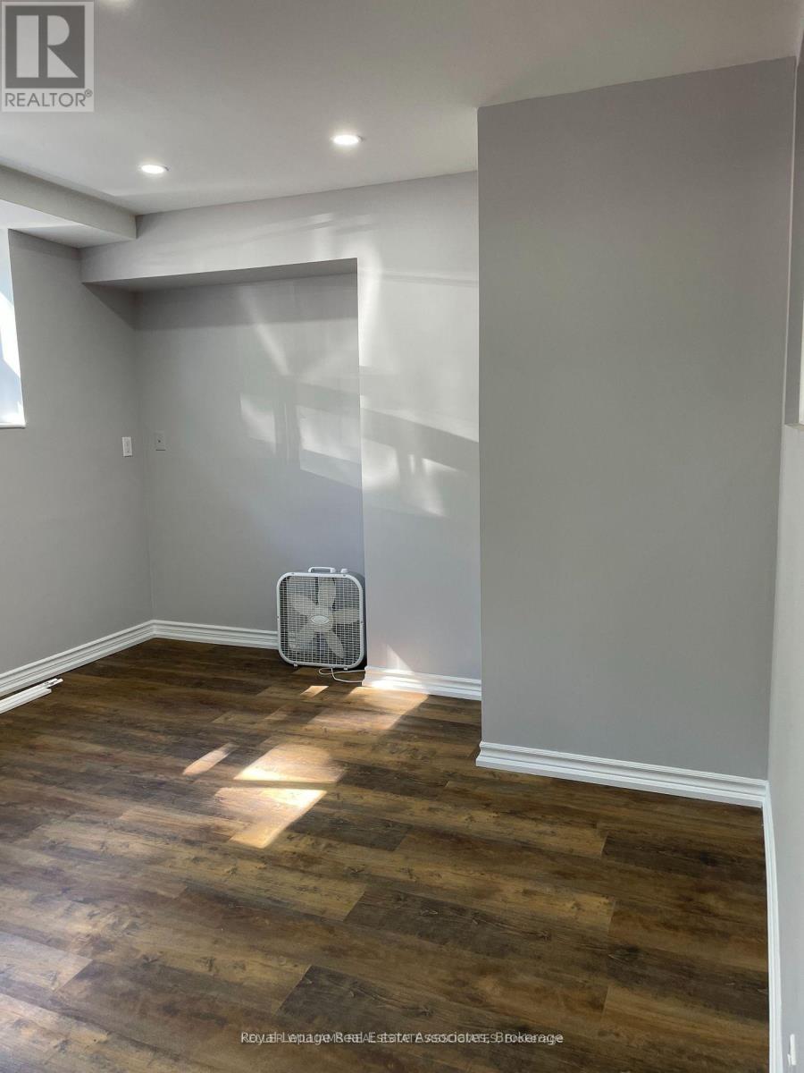 233 Lakeshore Road E, Mississauga, Ontario  L5G 1G8 - Photo 30 - W12299503