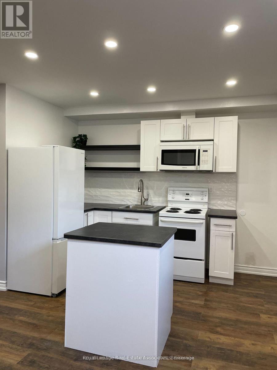 233 Lakeshore Road E, Mississauga, Ontario  L5G 1G8 - Photo 31 - W12299503
