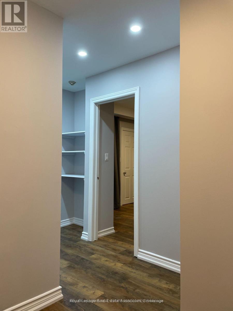 233 Lakeshore Road E, Mississauga, Ontario  L5G 1G8 - Photo 33 - W12299503