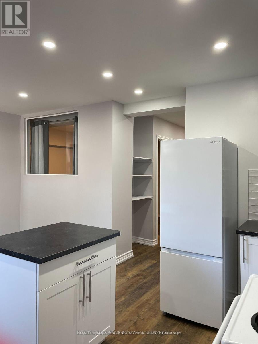 233 Lakeshore Road E, Mississauga, Ontario  L5G 1G8 - Photo 38 - W12299503