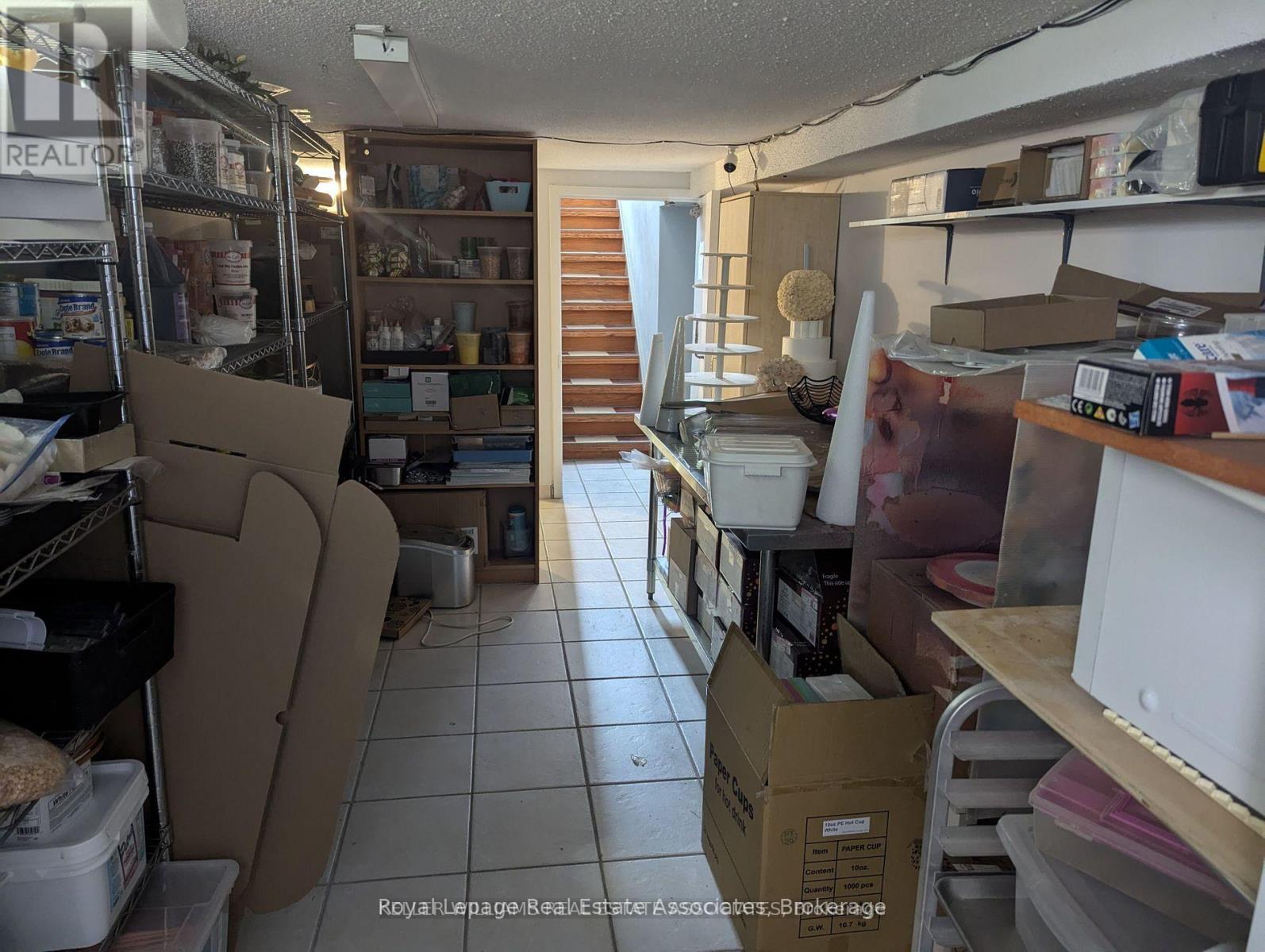 233 Lakeshore Road E, Mississauga, Ontario  L5G 1G8 - Photo 6 - W12299503