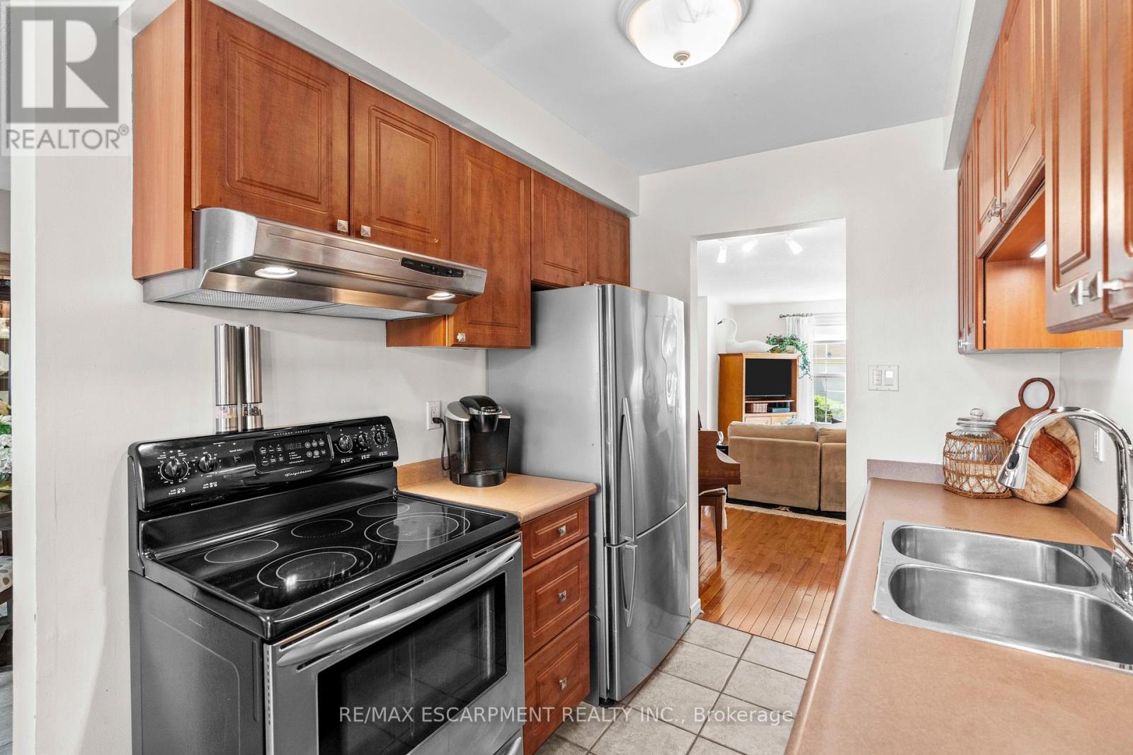 #56 - 2272 Mowat Avenue, Oakville, Ontario  L6H 5L8 - Photo 8 - W12299510