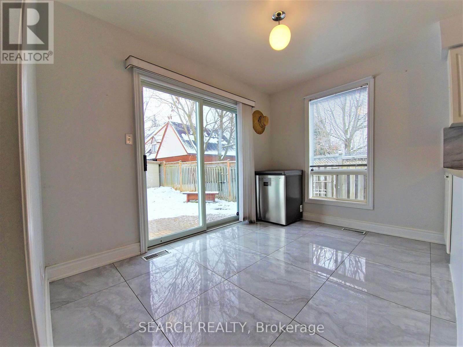 5 Langton Place, Kawartha Lakes, Ontario  K9V 6G9 - Photo 33 - X12297483