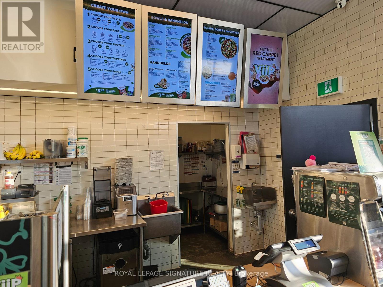 10 Manitou Drive, Kitchener, Ontario  N2C 2N3 - Photo 7 - X12299475