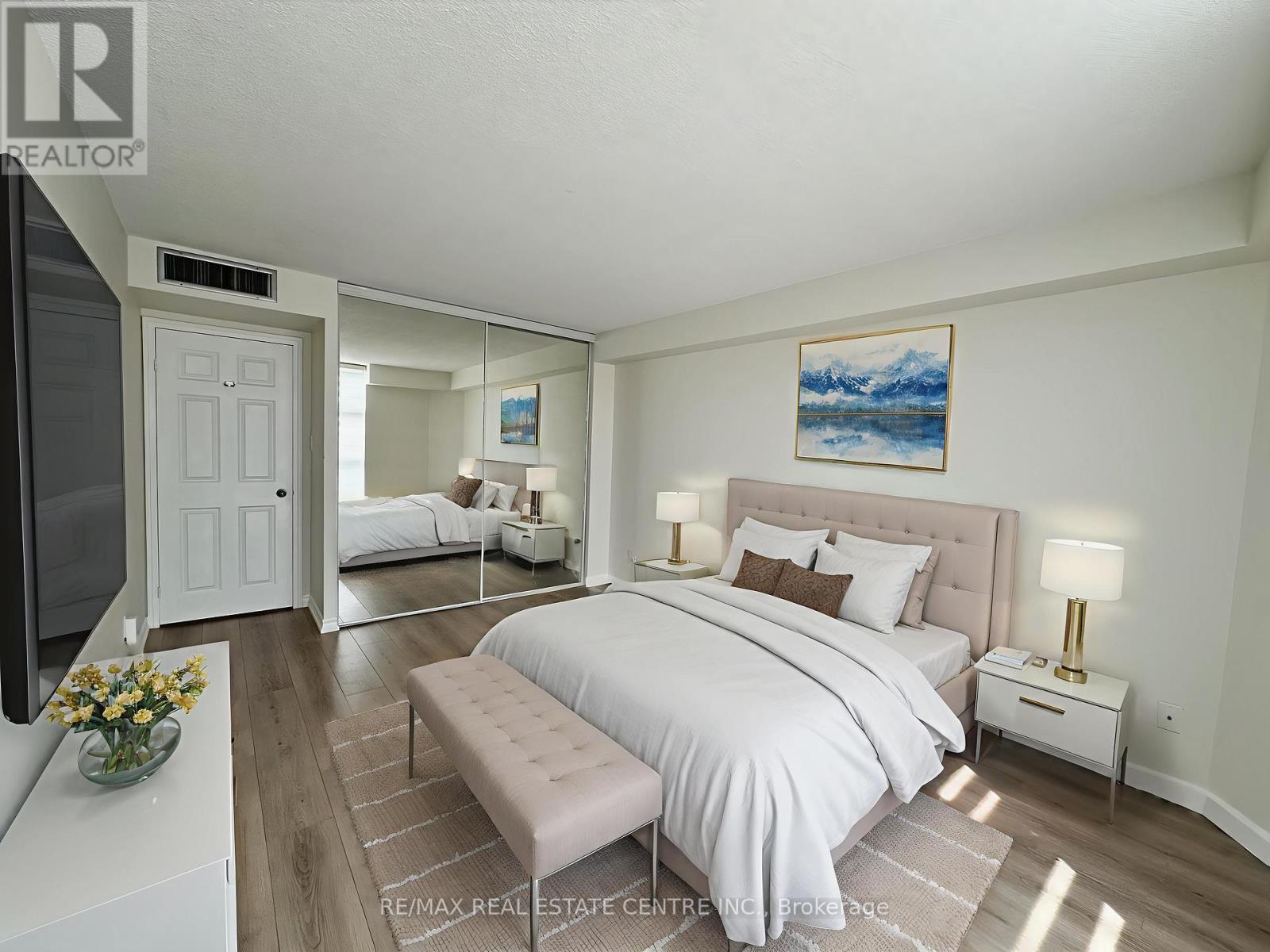 Property at 302 - 1360 RATHBURN ROAD E image 3