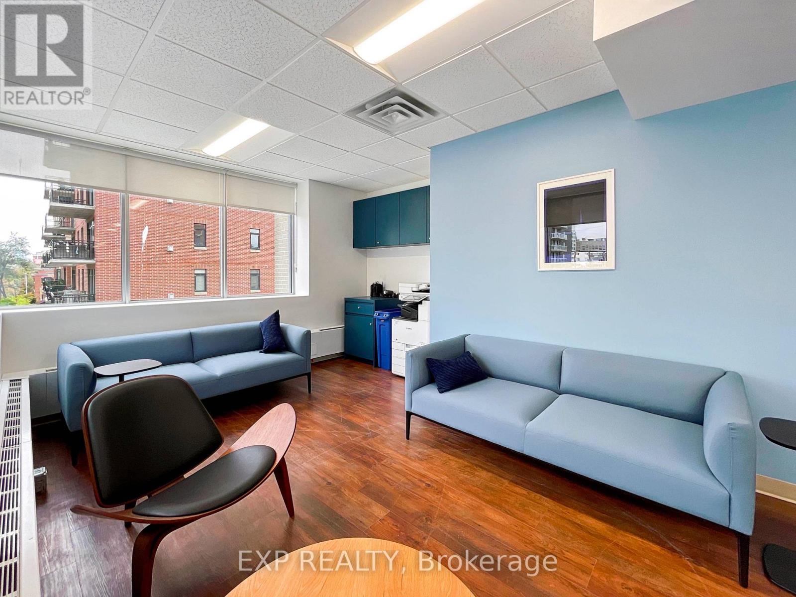 396 Cooper Street, Ottawa, Ontario  K2P 2H7 - Photo 11 - X12299772