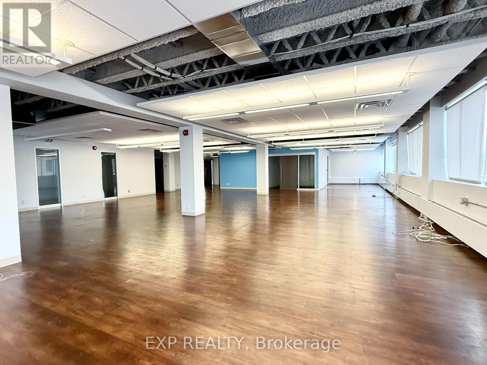 396 Cooper Street, Ottawa, Ontario  K2P 2H7 - Photo 12 - X12299772