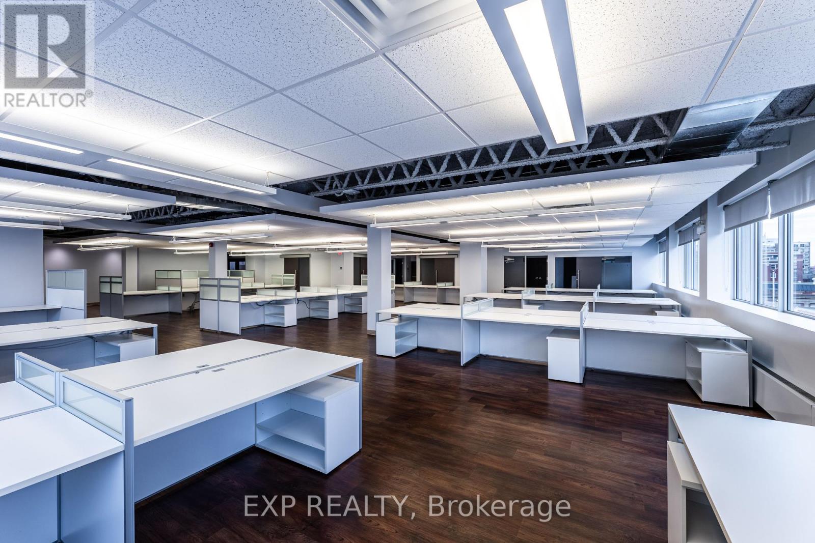 396 Cooper Street, Ottawa, Ontario  K2P 2H7 - Photo 8 - X12299772