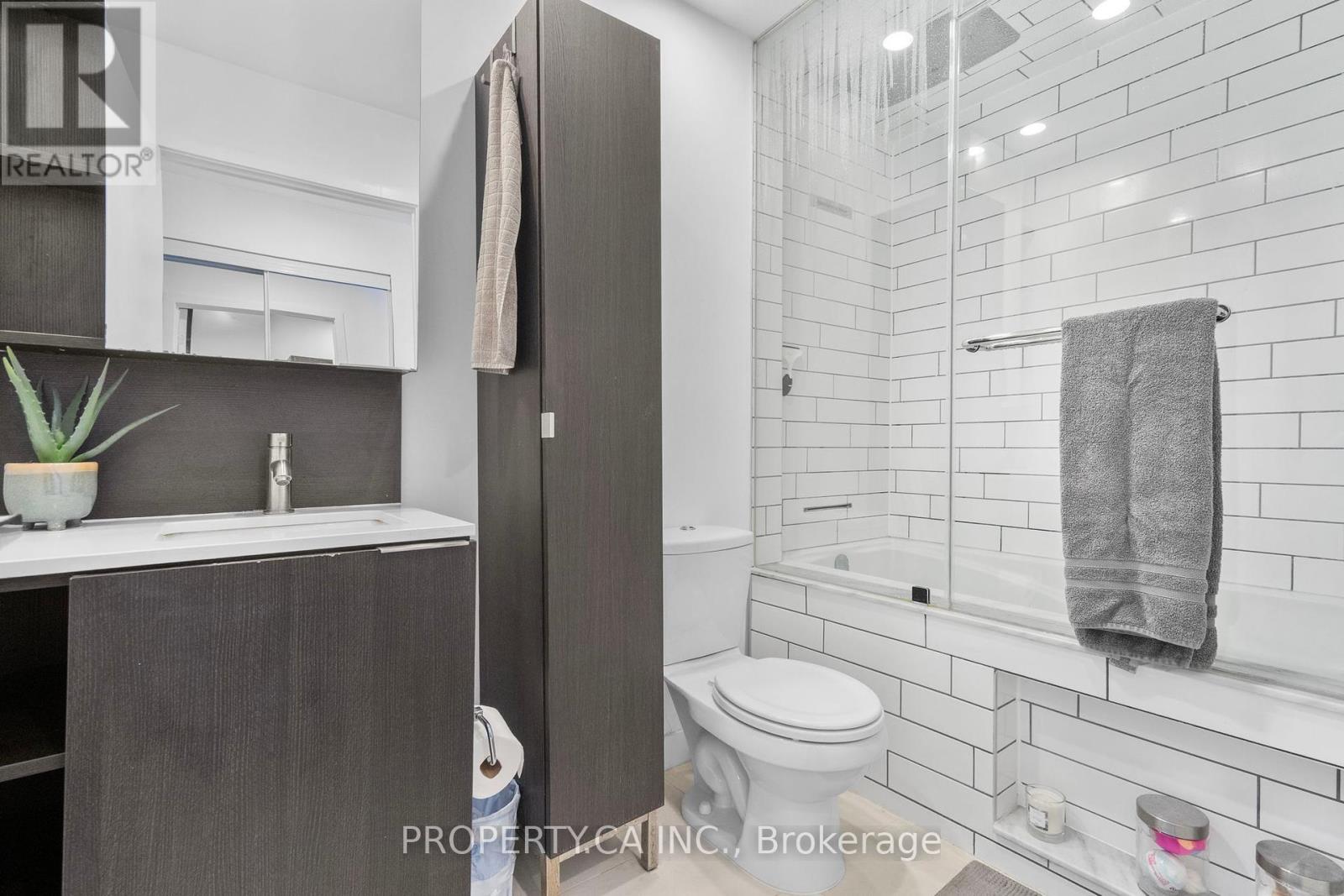 2212 - 170 Sumach Street, Toronto, Ontario  M5A 0C3 - Photo 31 - C12299575